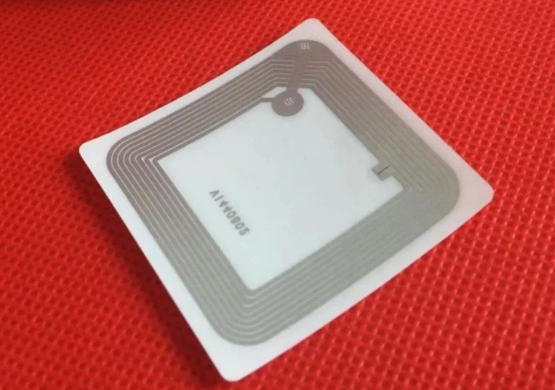 隐形芯片铸盾，RFID让假货再无“隐身术”